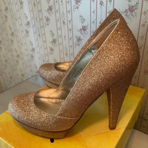 Go Max Adala Women's Size 7 Gold Sparkly Glitter Platform Pumps 5” Heels NEW - Picture 5 of 14